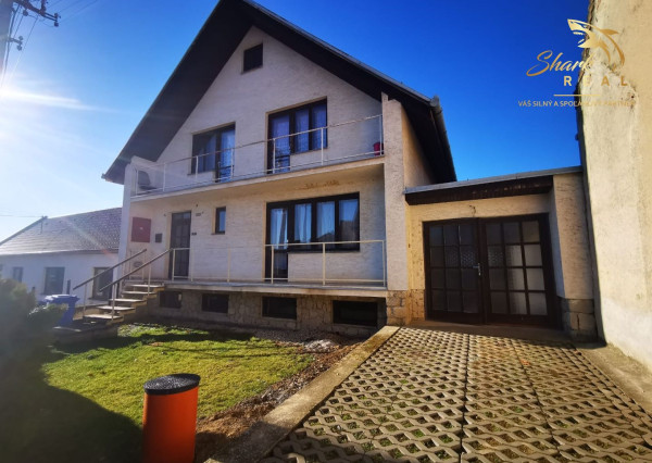 Priestranný 3-podlažný rodinný dom, pozemok 3544 m2