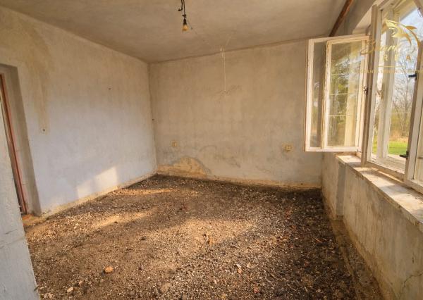 Na predaj rodinný dom v tichej a zelenej obci Štefanovičová (okres Nitra)