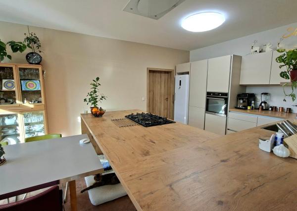 TOP PONUKA! Veľkometrážny rodinný dom na predaj