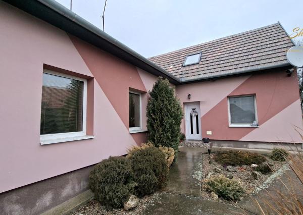 Rodinný dom na predaj s rozsiahlym pozemkom