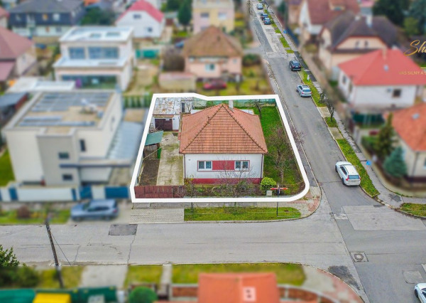  3-izbový rodinný dom v Ružinove - pôvodný stav, veľký potenciál, DOHODA možná