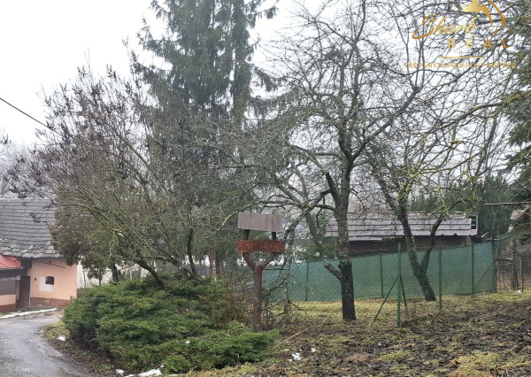 Stodola s možnosťou úpravy na chatu s pozemkami