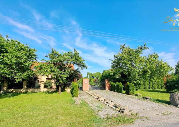 Jedinečná rodinná usadlosť s bazénom, posilňovňou, wellness a hosťovským domom