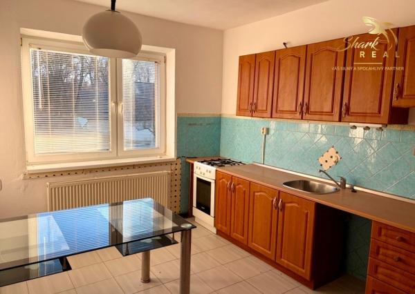 DOM SO ZÁHRADOU | TOPOĽOVÁ ULICA, SEREĎ