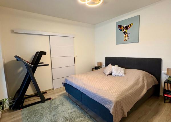 EXKLUZÍVNE NA PREDAJ Moderný 4-izbový rodinný dom – dvojdom | Smreková ulica, Lužianky