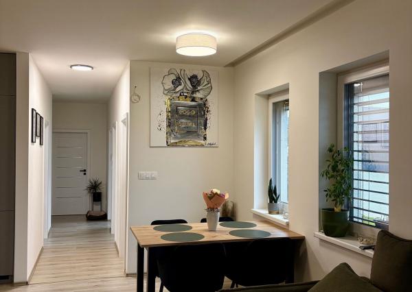 EXKLUZÍVNE NA PREDAJ Moderný 4-izbový rodinný dom – dvojdom | Smreková ulica, Lužianky