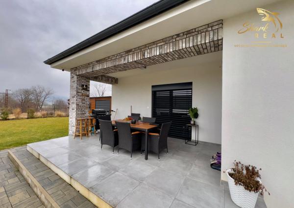 EXKLUZÍVNE NA PREDAJ Moderný 4-izbový rodinný dom – dvojdom | Smreková ulica, Lužianky