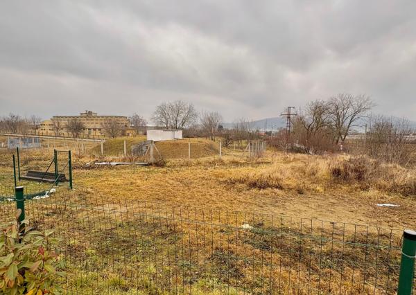 EXKLUZÍVNE NA PREDAJ Moderný 4-izbový rodinný dom – dvojdom | Smreková ulica, Lužianky