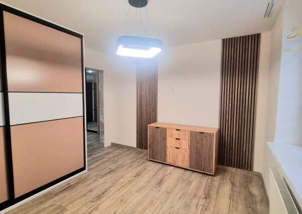 REZERVOVANÉ!!!  PRENÁJOM 3-IZBOVÝ BYT PO KOMPLETNEJ REKONŠTRUKCII V  CENTRE MESTA TREBIŠOV- PRVÝ NÁJOMNÍK