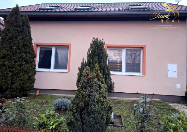 ZNÍŽENÁ CENA - Útulný rodinný dom s veľkou upravenou záhradou