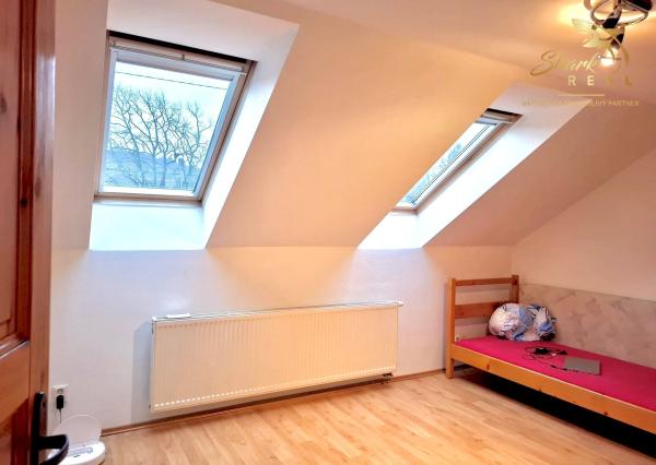 ZNÍŽENÁ CENA - Útulný rodinný dom s veľkou upravenou záhradou