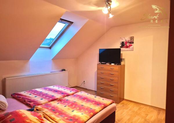 ZNÍŽENÁ CENA - Útulný rodinný dom s veľkou upravenou záhradou