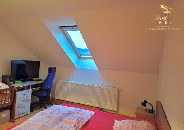 ZNÍŽENÁ CENA - Útulný rodinný dom s veľkou upravenou záhradou