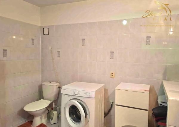 ZNÍŽENÁ CENA - Útulný rodinný dom s veľkou upravenou záhradou