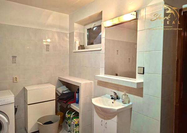 ZNÍŽENÁ CENA - Útulný rodinný dom s veľkou upravenou záhradou