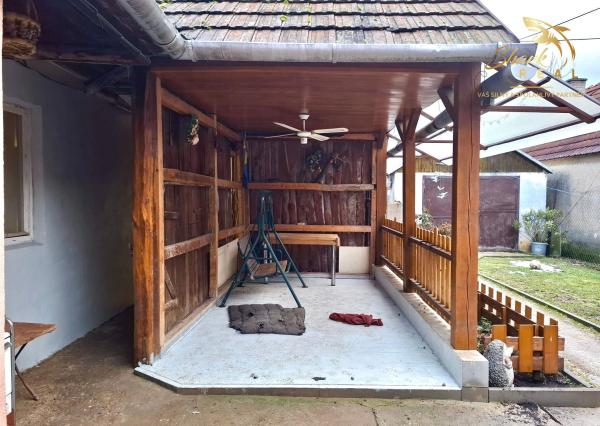 ZNÍŽENÁ CENA - Útulný rodinný dom s veľkou upravenou záhradou