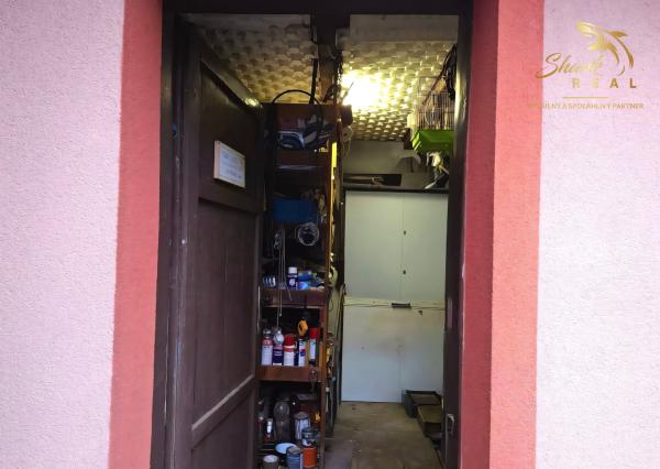 ZNÍŽENÁ CENA - Útulný rodinný dom s veľkou upravenou záhradou