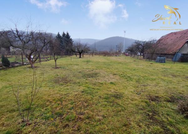 Rodinný dom s veľkorysým investičným pozemkom na predaj