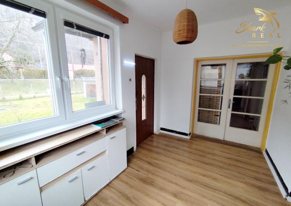 Rodinný dom s veľkorysým investičným pozemkom na predaj