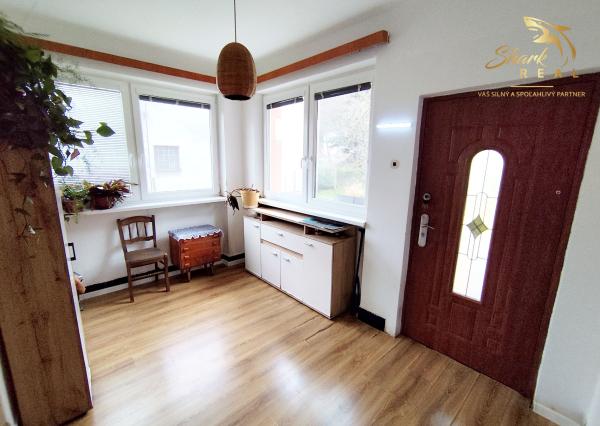 Rodinný dom s veľkorysým investičným pozemkom na predaj