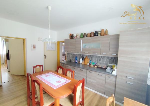 Rodinný dom s veľkorysým investičným pozemkom na predaj