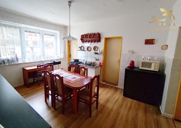 Rodinný dom s veľkorysým investičným pozemkom na predaj