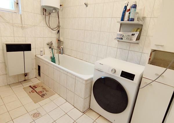 Rodinný dom s veľkorysým investičným pozemkom na predaj