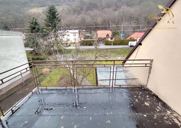 Rodinný dom s veľkorysým investičným pozemkom na predaj