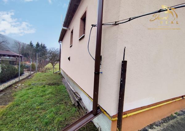 Rodinný dom s veľkorysým investičným pozemkom na predaj