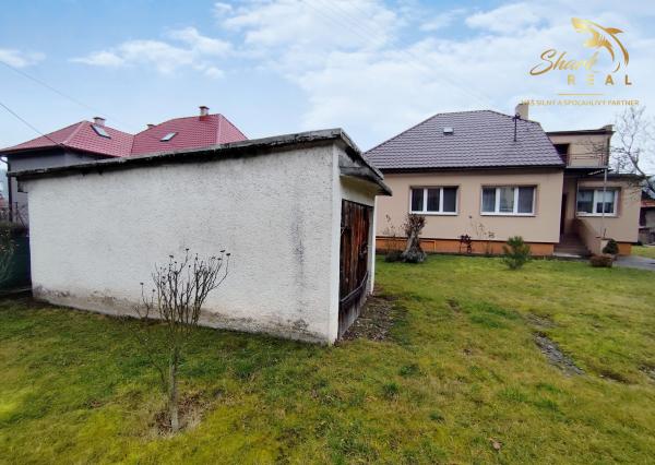 Rodinný dom s veľkorysým investičným pozemkom na predaj