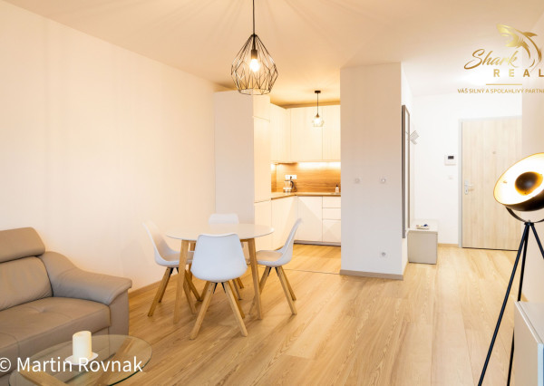 Moderný 2-izbový byt v Steinovom dvore – centrum na dosah