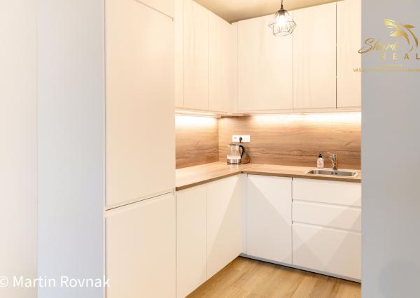 Moderný 2-izbový byt v Steinovom dvore – centrum na dosah