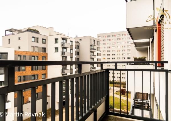 Moderný 2-izbový byt v Steinovom dvore – centrum na dosah