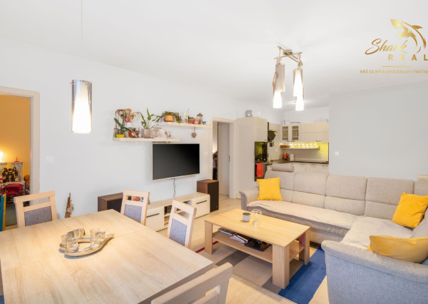 !ZNÍŽENÁ CENA! Slnečný 4-izbový byt s terasou len 10 km od Bratislavy