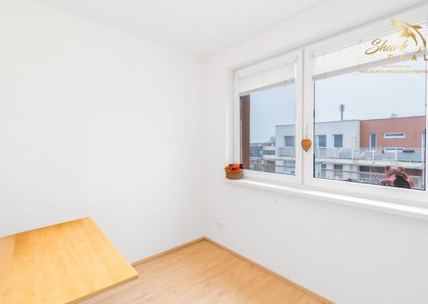 !ZNÍŽENÁ CENA! Slnečný 4-izbový byt s terasou len 10 km od Bratislavy