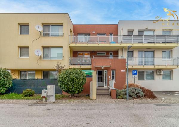 !ZNÍŽENÁ CENA! Slnečný 4-izbový byt s terasou len 10 km od Bratislavy