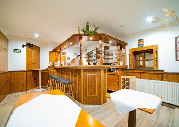 Na prenájom očarujúci penzión Dahlia s vynikajúcimi recenziami, reštauráciou, welness a ihriskom