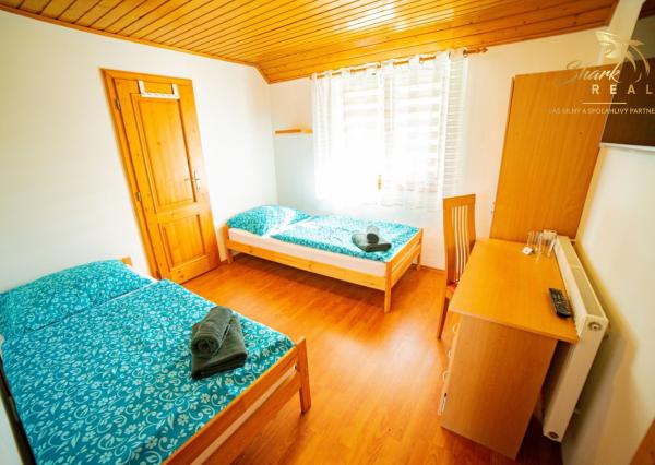 Na prenájom očarujúci penzión Dahlia s vynikajúcimi recenziami, reštauráciou, welness a ihriskom