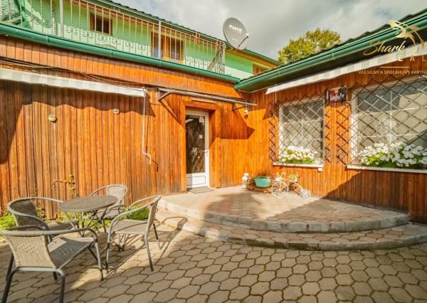 Na prenájom očarujúci penzión Dahlia s vynikajúcimi recenziami, reštauráciou, welness a ihriskom