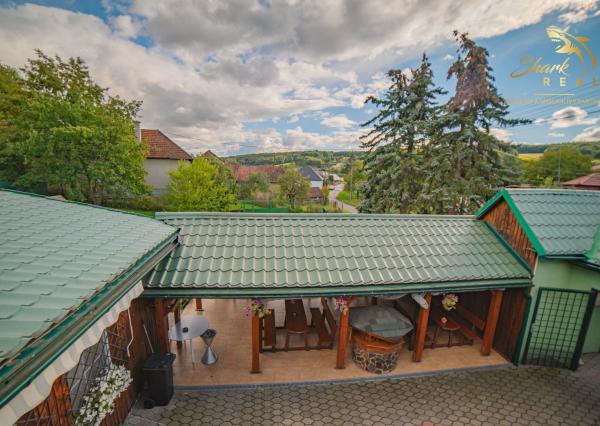 Na prenájom očarujúci penzión Dahlia s vynikajúcimi recenziami, reštauráciou, welness a ihriskom