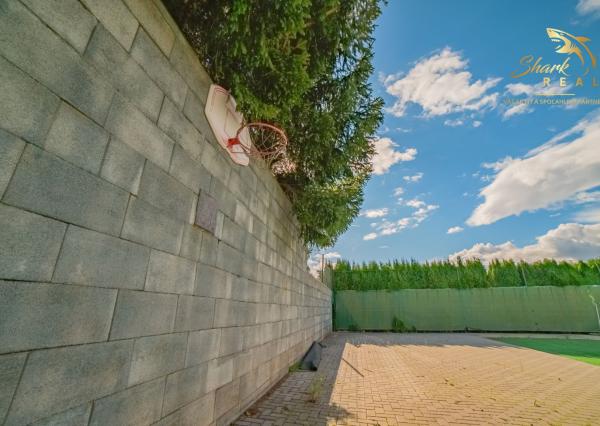 Na prenájom očarujúci penzión Dahlia s vynikajúcimi recenziami, reštauráciou, welness a ihriskom