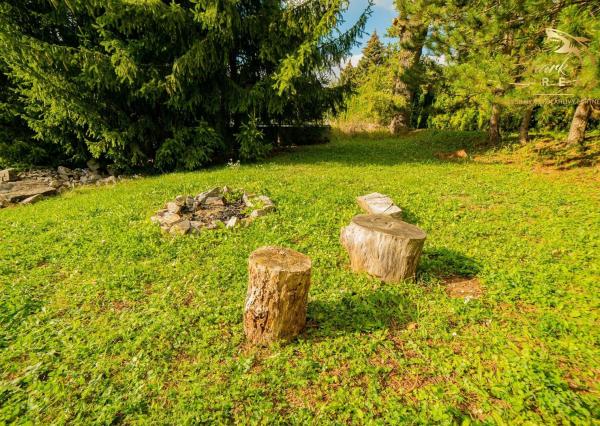 Na prenájom očarujúci penzión Dahlia s vynikajúcimi recenziami, reštauráciou, welness a ihriskom