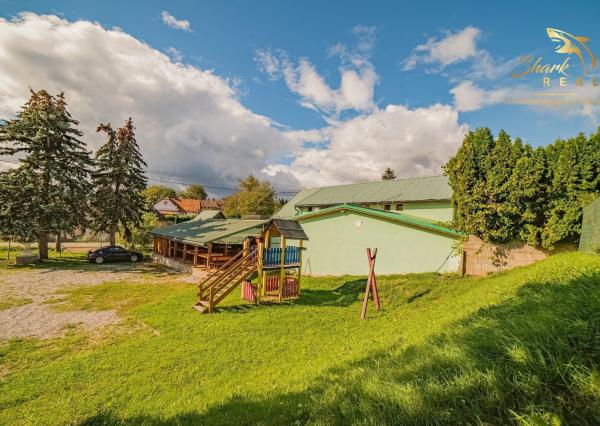 Na prenájom očarujúci penzión Dahlia s vynikajúcimi recenziami, reštauráciou, welness a ihriskom