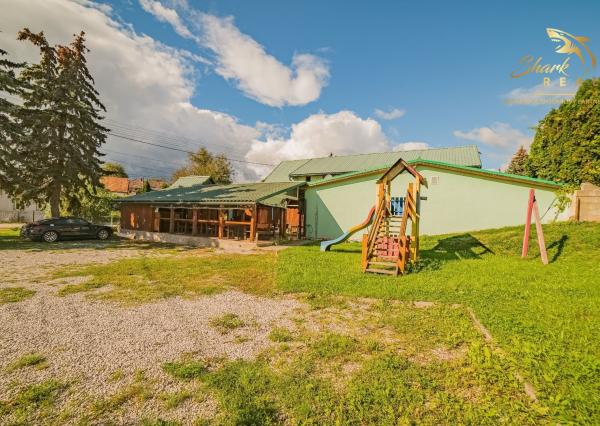 Na prenájom očarujúci penzión Dahlia s vynikajúcimi recenziami, reštauráciou, welness a ihriskom