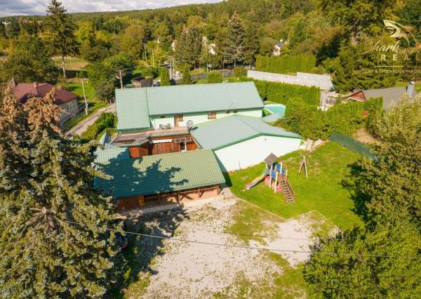 Na prenájom očarujúci penzión Dahlia s vynikajúcimi recenziami, reštauráciou, welness a ihriskom