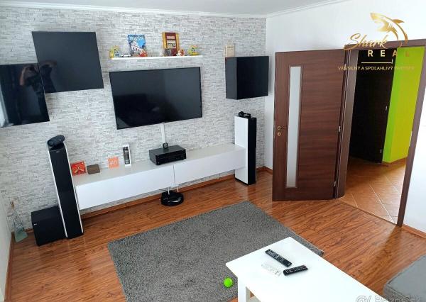  NA PREDAJ 3-IZBOVÝ BYT PO KOMPLETNEJ REKONŠTRUKCII | KLÍMA | BALKÓN | KOMENSKÉHO – TREBIŠOV 