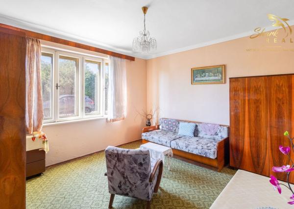 SUPER LOKALITA 6-izbový rodinný dom s veľkým pozemkom v Komjaticiach