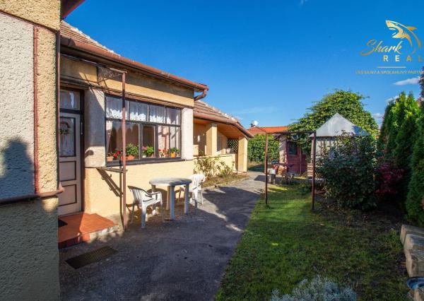 SUPER LOKALITA 6-izbový rodinný dom s veľkým pozemkom v Komjaticiach