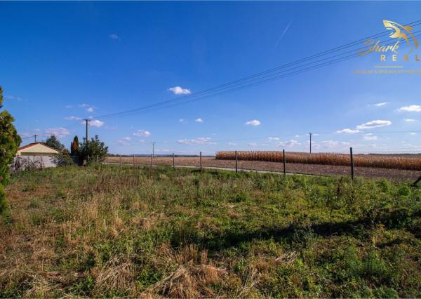 SUPER LOKALITA 6-izbový rodinný dom s veľkým pozemkom v Komjaticiach