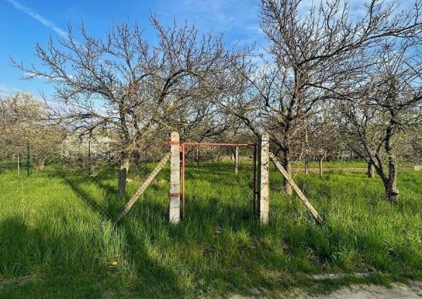 Slnečný rovinatý pozemok o výmere 408 m² v meste VRBOVÉ